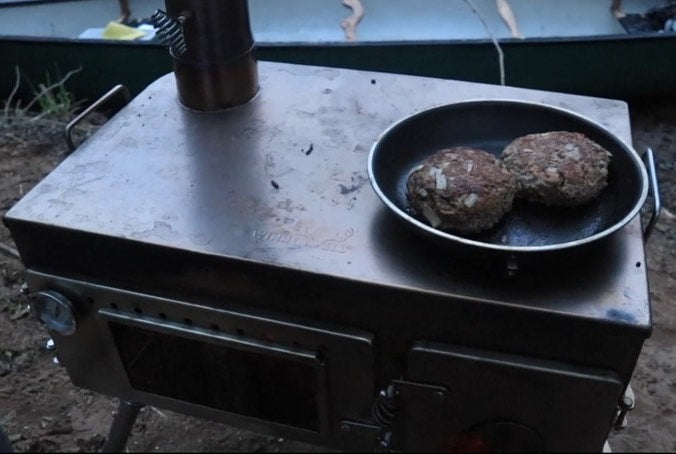 Winnerwell® Woodlander 薪焼きピザオーブン キャンプ用ストーブ