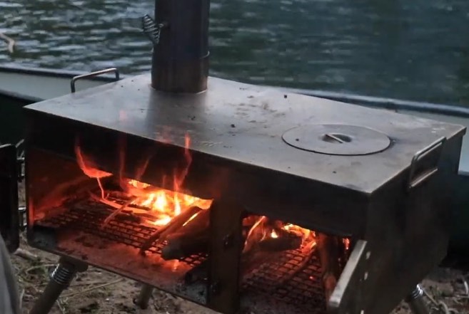 Winnerwell® Woodlander 薪焼きピザオーブン キャンプ用ストーブ