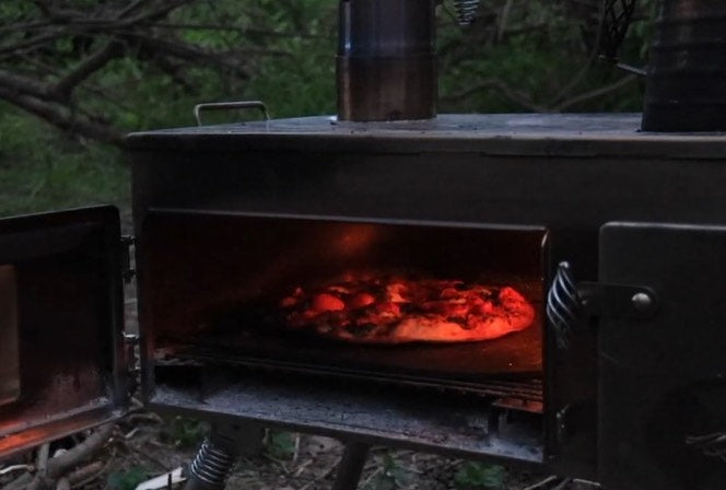 Winnerwell® Woodlander 薪焼きピザオーブン キャンプ用ストーブ